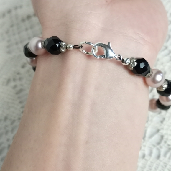 Pink Pearl Jet Black Faceted Czech Glass Beaded Bracelet Handmade 7 3/4" - Picture 2 of 3